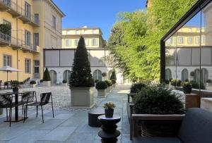 opera 35 boutique hotel
