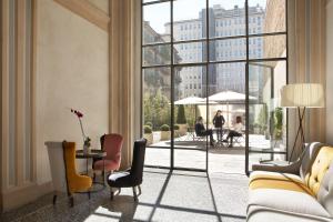 opera 35 boutique hotel