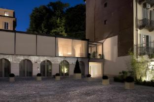 opera 35 boutique hotel