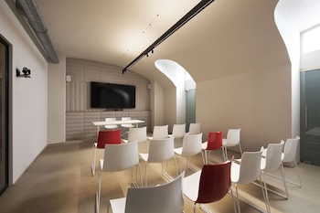 opera 35 boutique hotel