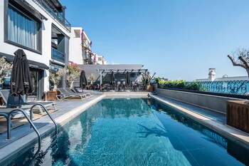 art and interiors boutique hotel
