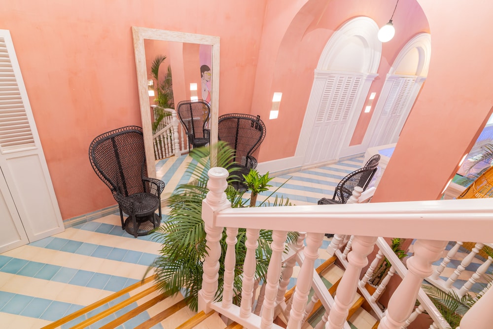 casa movida hostel