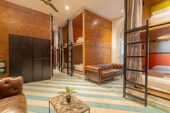 casa movida hostel