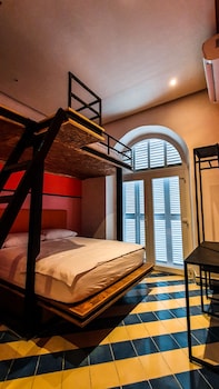casa movida hostel