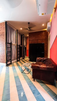 casa movida hostel