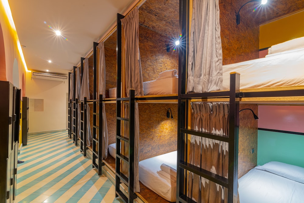 casa movida hostel