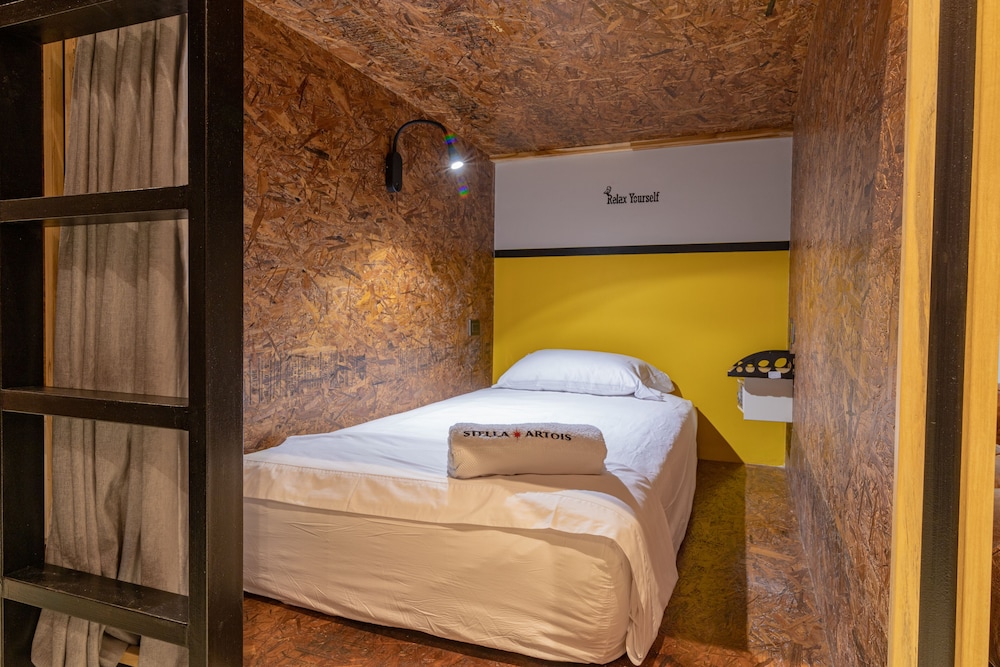 casa movida hostel