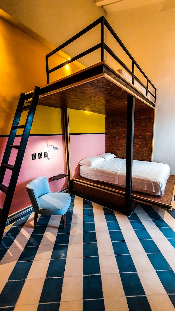 casa movida hostel