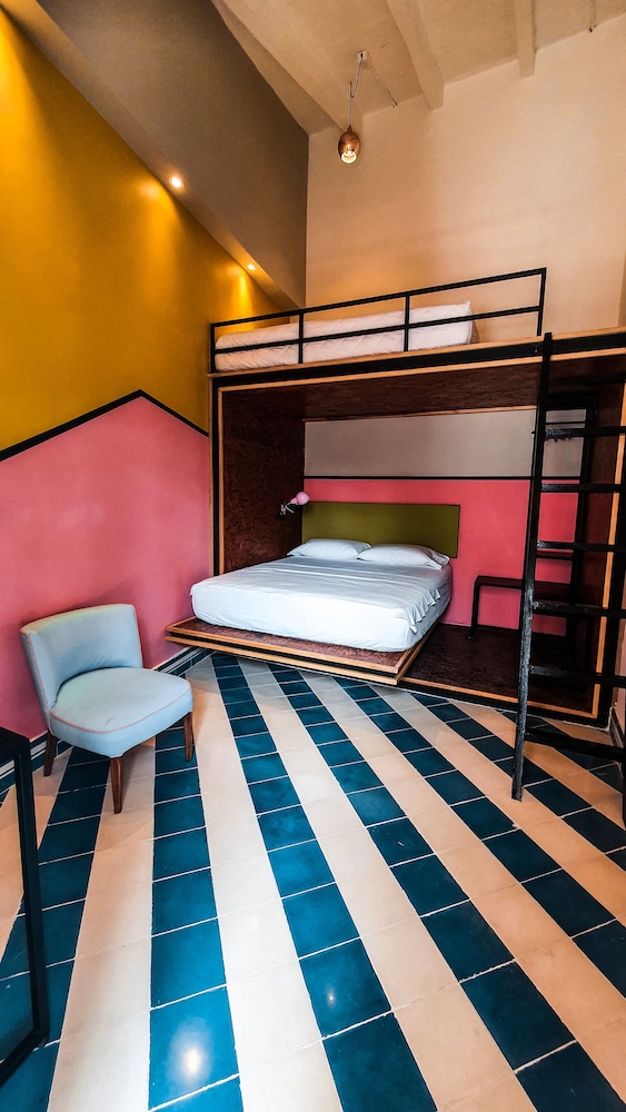 casa movida hostel