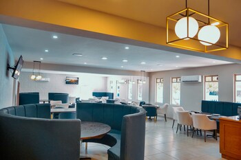 kavia meoqui hotel and suites
