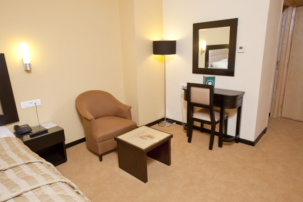 alwalid hotel