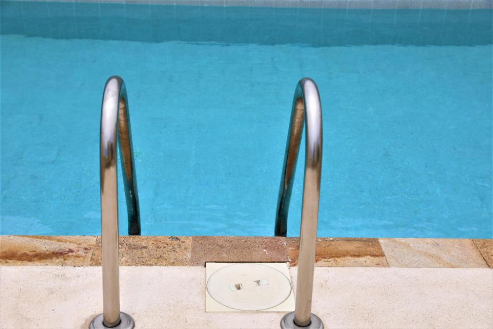 12 bees hotel