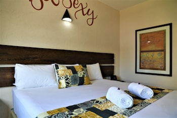 12 bees hotel
