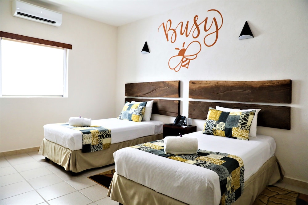 12 bees hotel