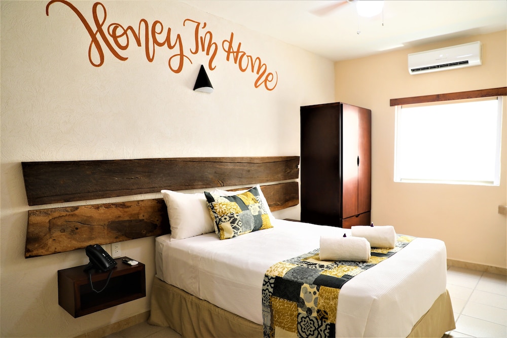12 bees hotel