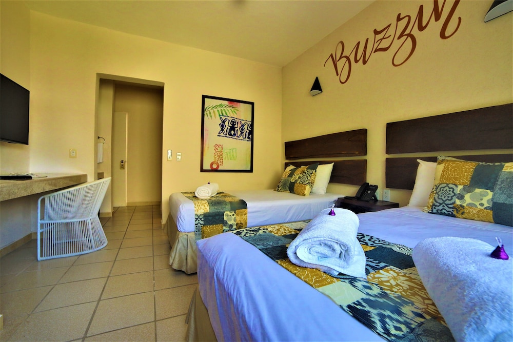 12 bees hotel