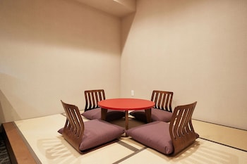 ysinn naha orokuekimae