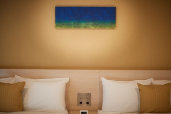 ysinn naha orokuekimae