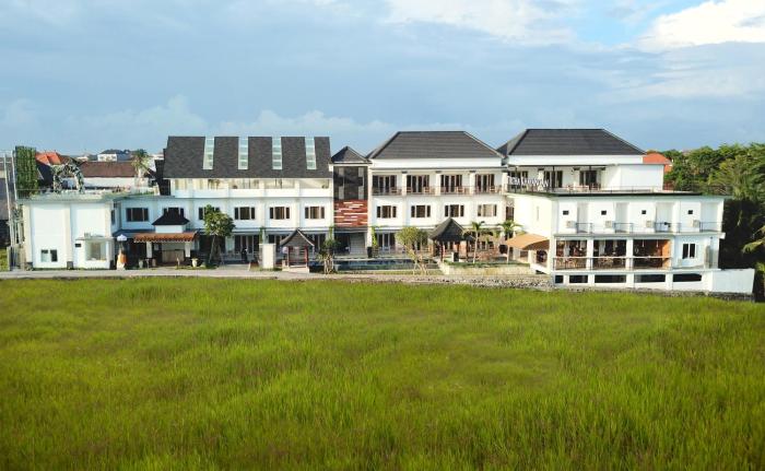 tirtha khayangan canggu