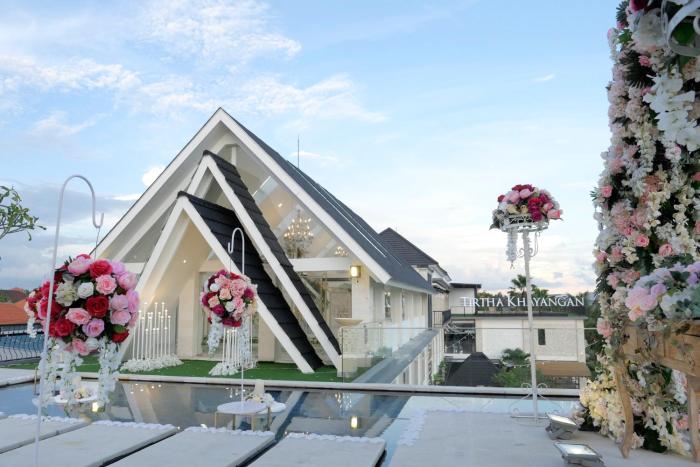 tirtha khayangan canggu