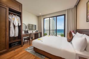 golden lotus hotel
