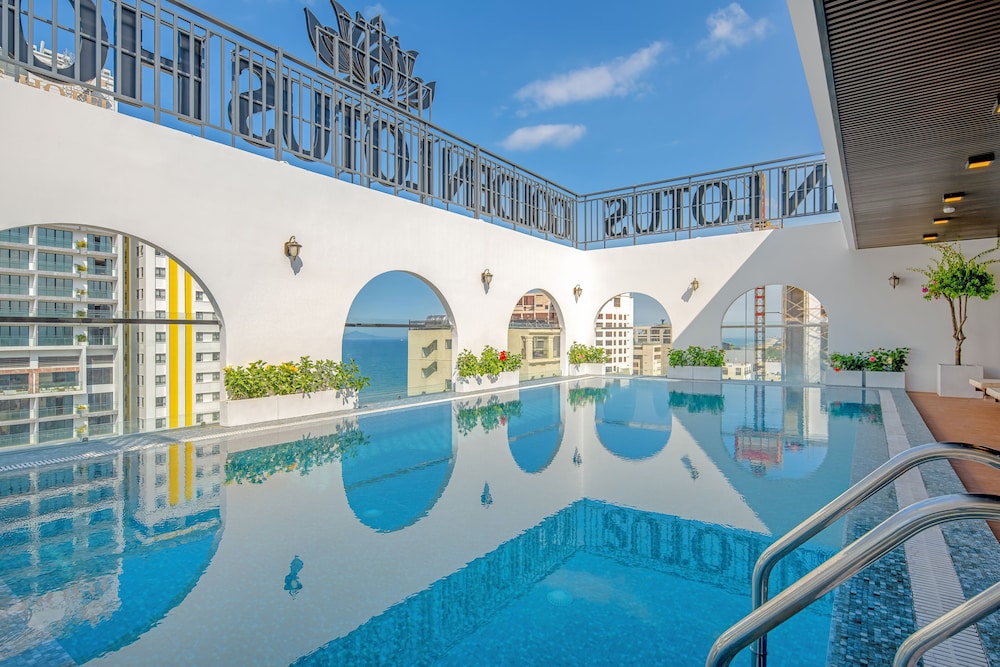 golden lotus hotel