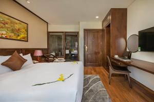 golden lotus hotel