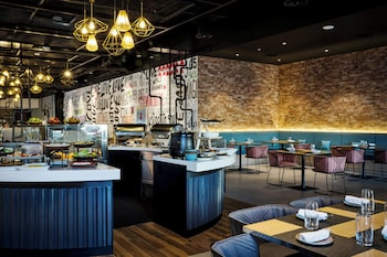 aloft dubai airport