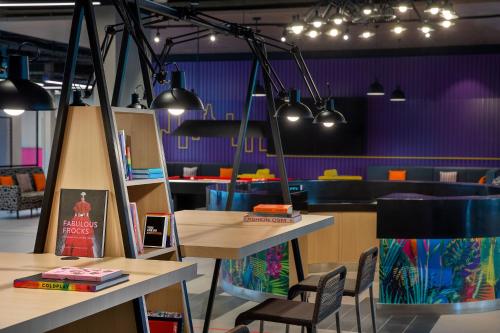 aloft dubai airport