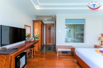 vietnam taste hotel quy nhon beachfront