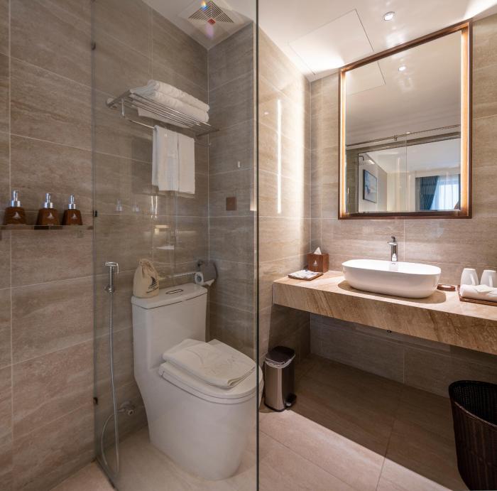 canvas danang beach hotel