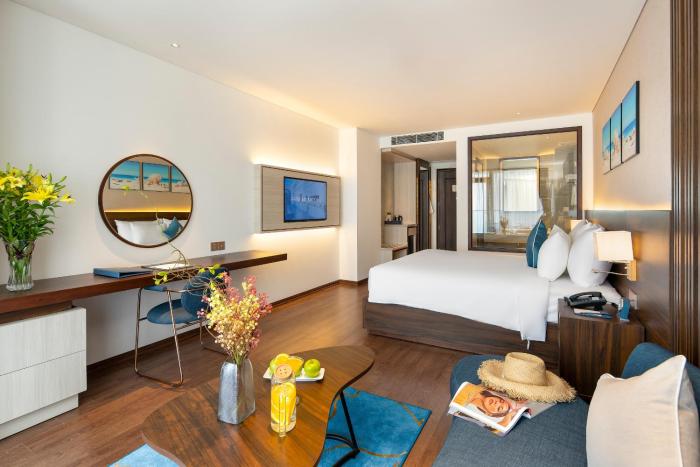 canvas danang beach hotel