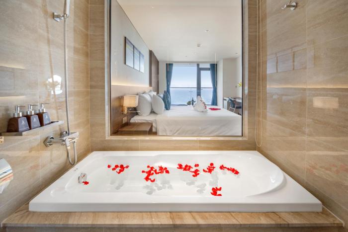 canvas danang beach hotel