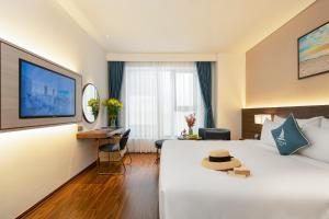 canvas danang beach hotel