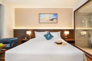 canvas danang beach hotel