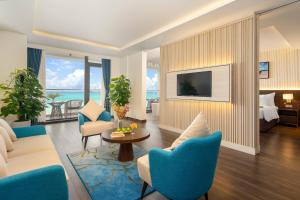 canvas danang beach hotel