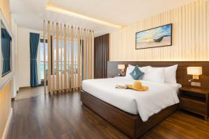 canvas danang beach hotel