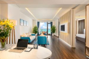 canvas danang beach hotel