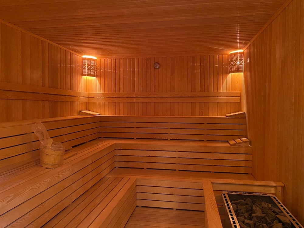 courtyard long beach holiday resort