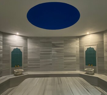 courtyard long beach holiday resort