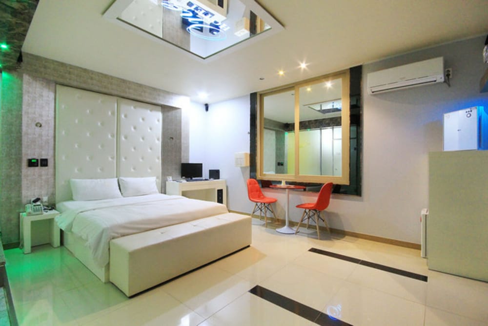 one motel