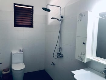 Ravan Tangalle,,3 star