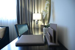 iris boutique granada