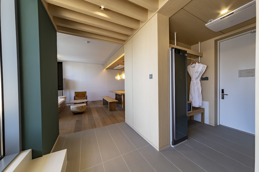 hound hotel signature