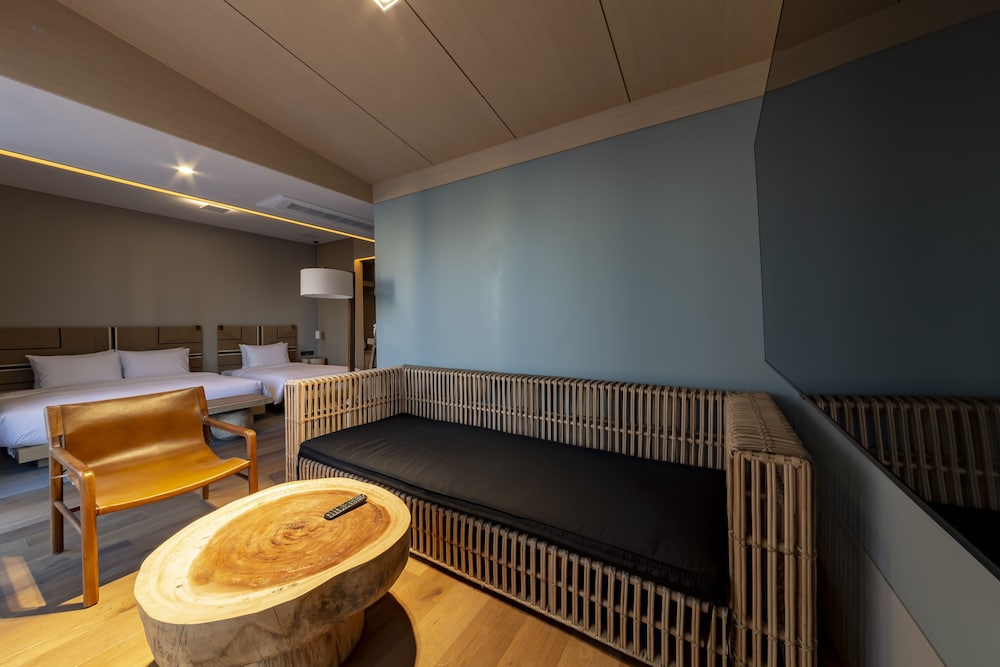 hound hotel signature