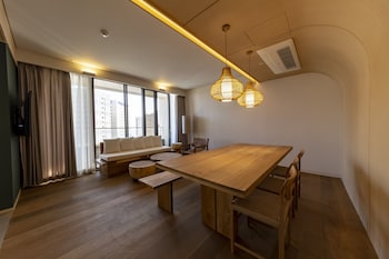 hound hotel signature