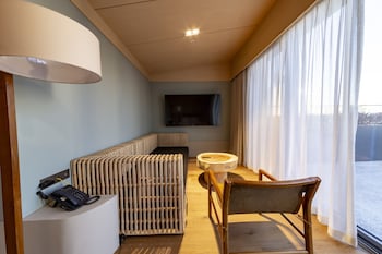 hound hotel signature