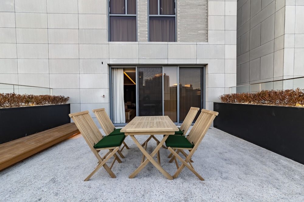 hound hotel signature