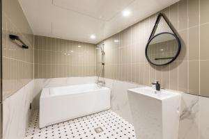 brown dot hotel minam