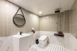 brown dot hotel minam